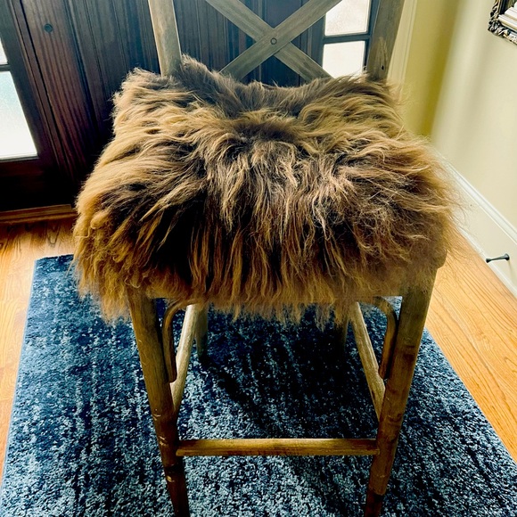 Bar stool covers. - Picture 2 of 4